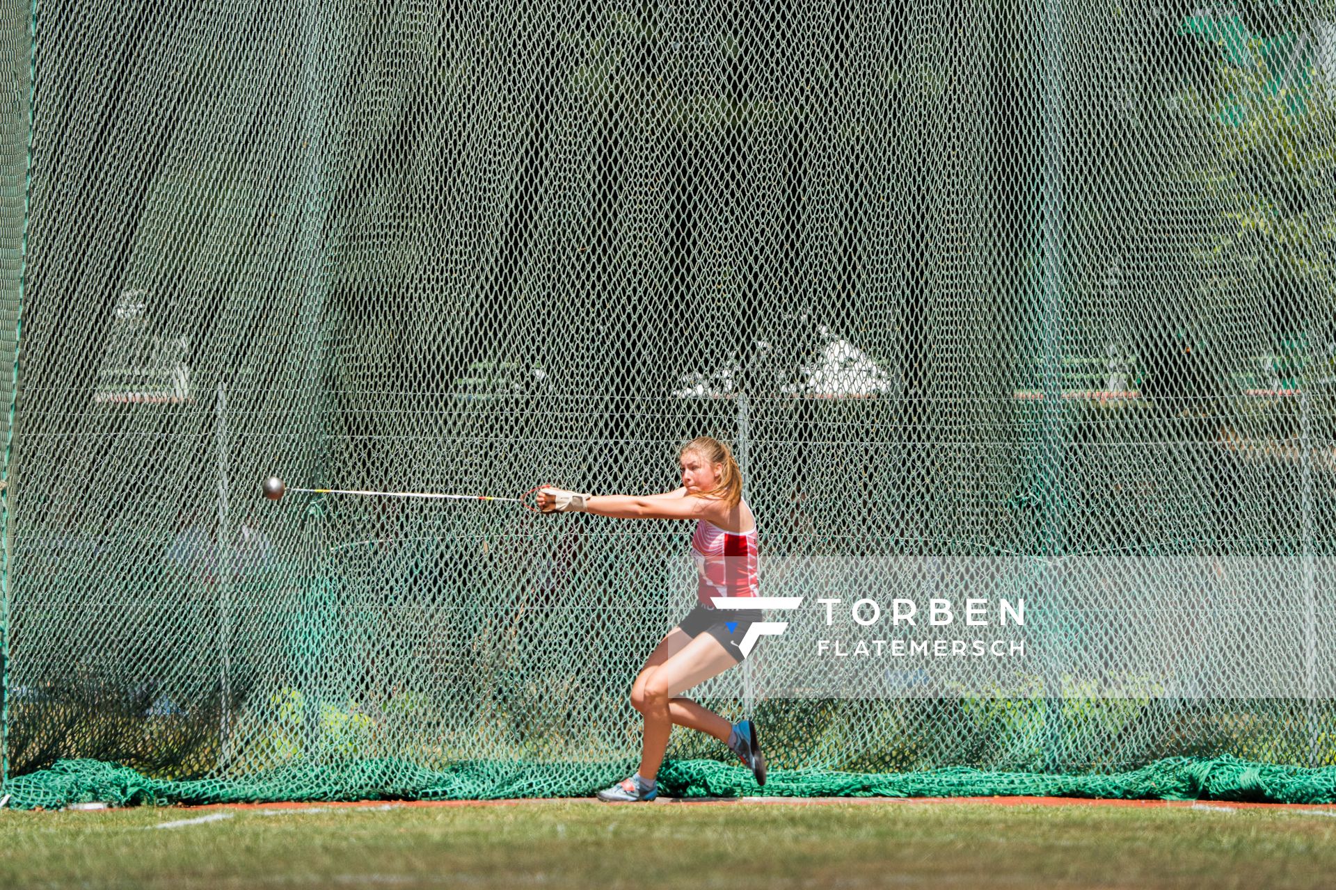 Lara Hundertmark (Einbecker SV) beim Hammerwurf am 03.07.2022 waehrend den NLV+BLV Leichtathletik-Landesmeisterschaften im Jahnstadion in Goettingen (Tag 1)